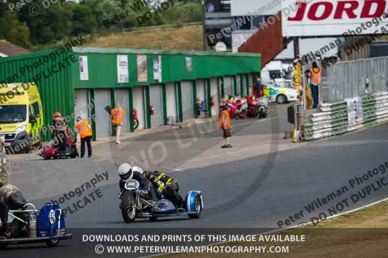 Vintage motorcycle club;eventdigitalimages;mallory park;mallory park trackday photographs;no limits trackdays;peter wileman photography;trackday digital images;trackday photos;vmcc festival 1000 bikes photographs